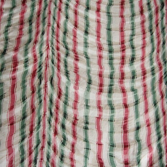 P Kaufmann Fabric Red Green Cream Wavy Ribbon Stripe 5+ Yards CHRISTMAS PROJECTS - Picture 2 of 5
